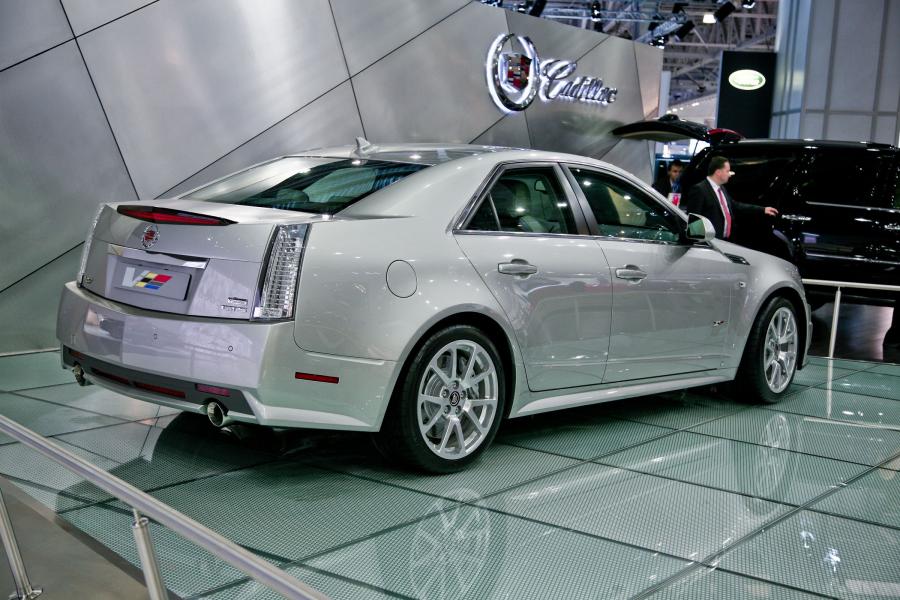  Cadillac CTS-V Coupe 2010 года  (фото 80 из 315)
